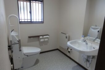 大仙市　寺院トイレ改修